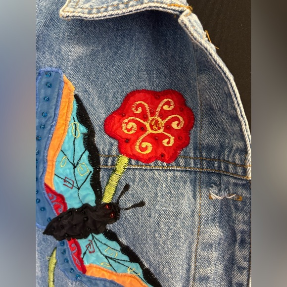 Butterfly and Stars Embroidered Denim Jacket light wash button front Size Small - Picture 5 of 11